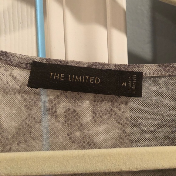 Limited snake pattern top - Picture 2 of 5